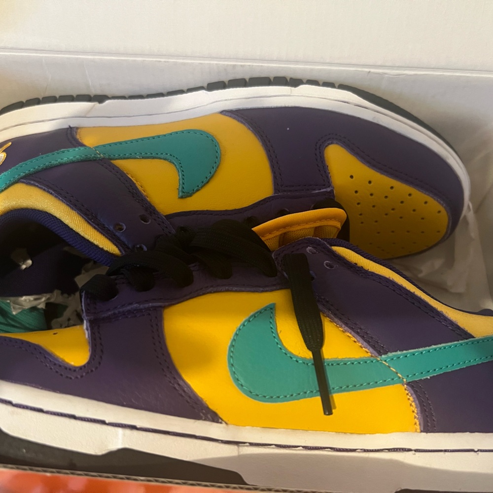 WOMEN NIKE DUNK LOW